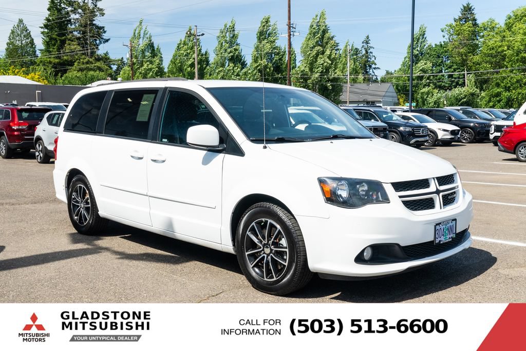 Used 2017 Dodge Grand Caravan GT FWD image 1