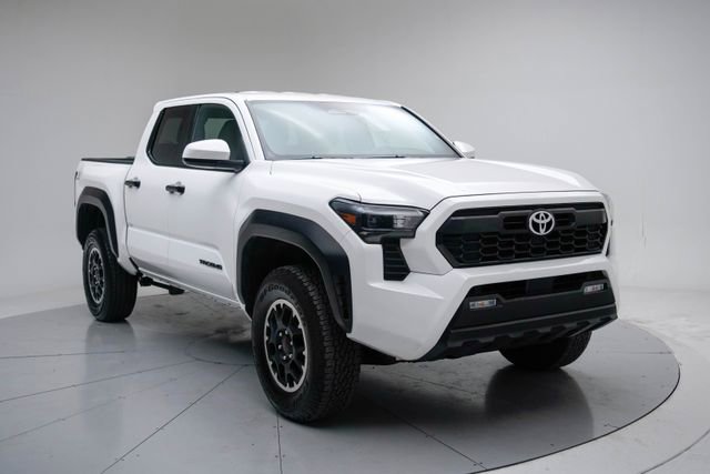 Used 2024 Toyota Tacoma TRD Off-Road AWD/4WD image 9