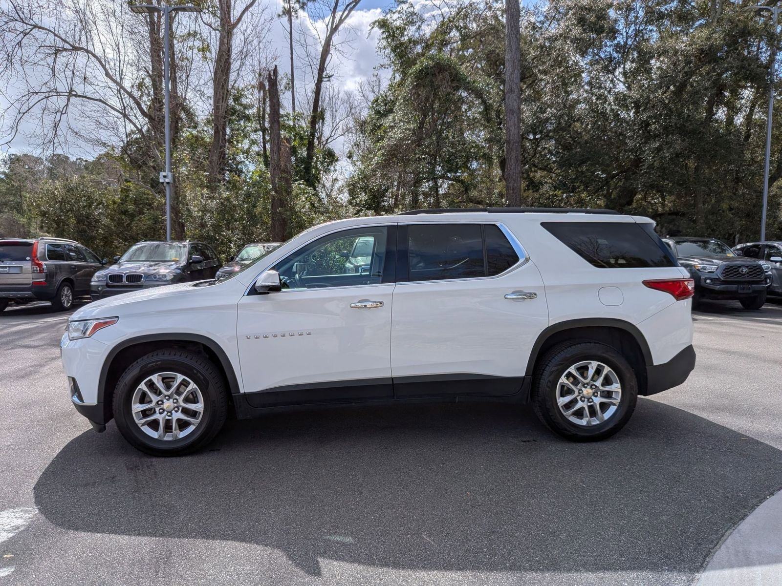 Used 2019 Chevrolet Traverse LT FWD image 6