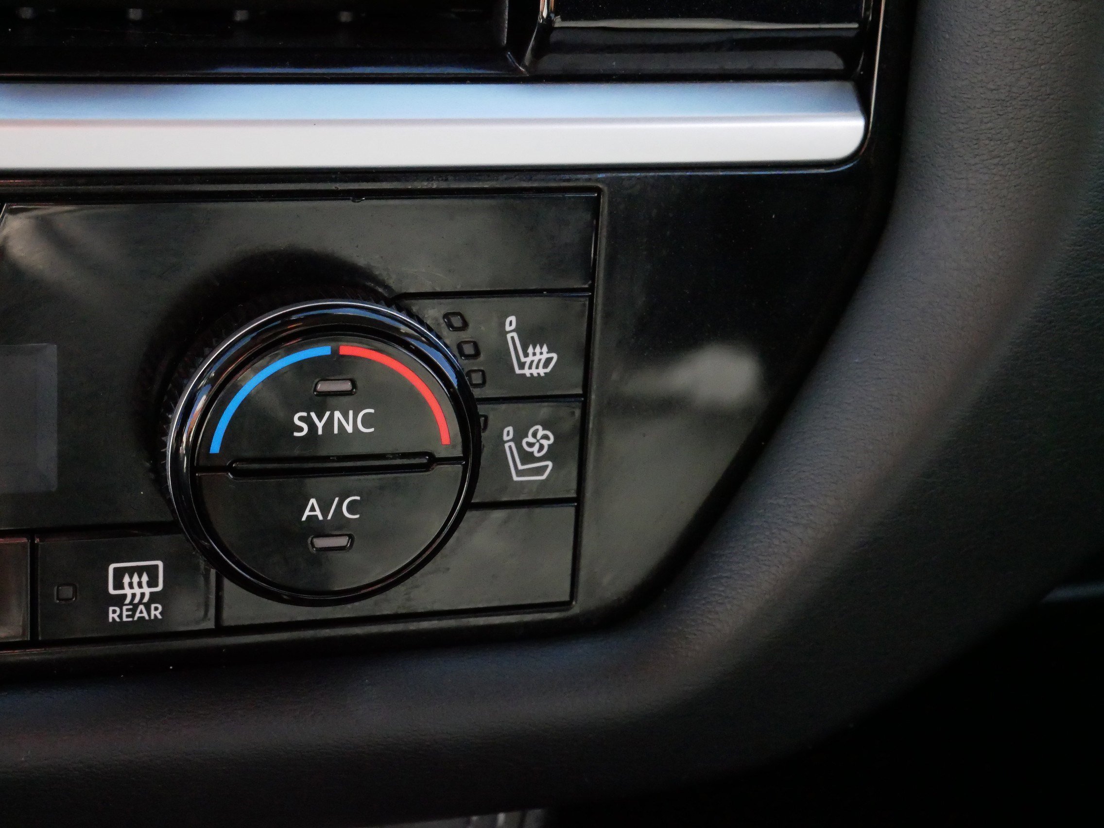 Used 2023 Nissan Pathfinder Platinum w/ Lighting Package (N93) image 30