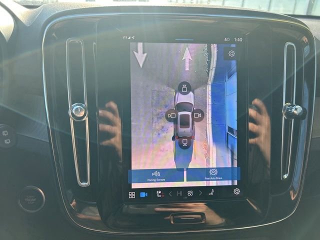 Certified 2025 Volvo XC40 B5 Plus image 24