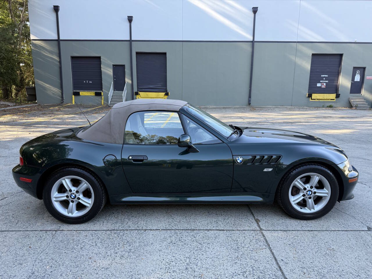 Used 2000 BMW Z3 2.5i RWD image 3
