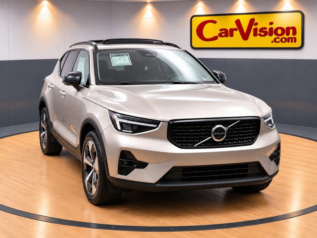 Used 2023 Volvo XC40 B4 Plus w/ Protection Package