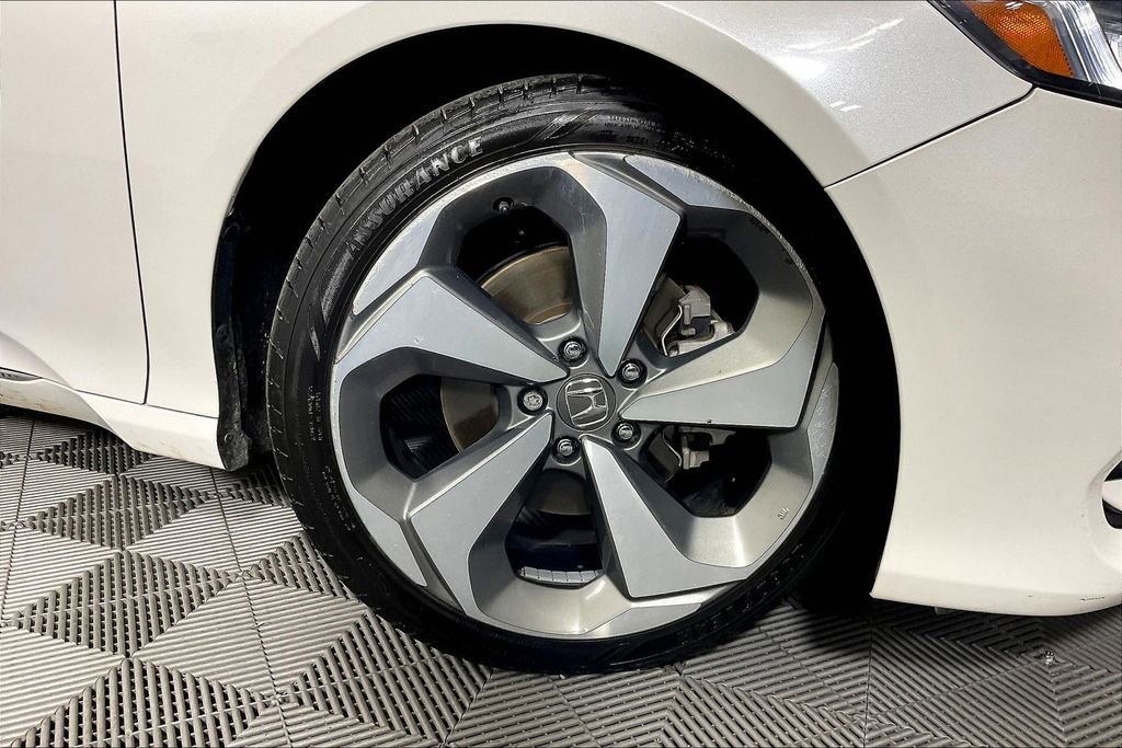 Used 2018 Honda Accord Touring image 11