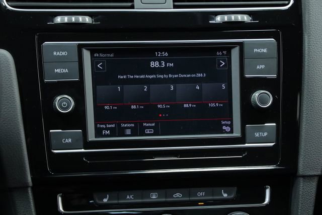 Used 2019 Volkswagen Golf 4-Door image 17