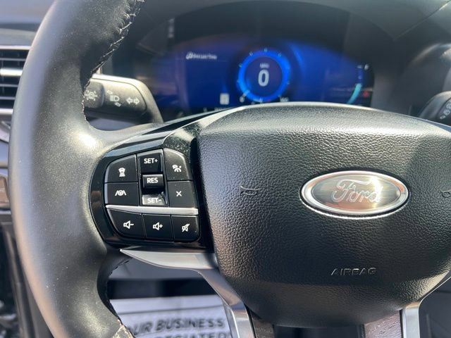 Used 2024 Ford Explorer Platinum w/ Technology Package AWD/4WD image 29