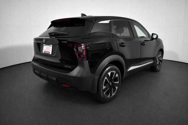 Certified 2025 Nissan Kicks SV AWD/4WD image 4
