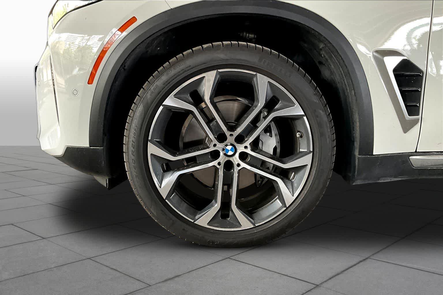 Used 2026 BMW X5 sDrive40i w/ Climate Comfort Package RWD image 14