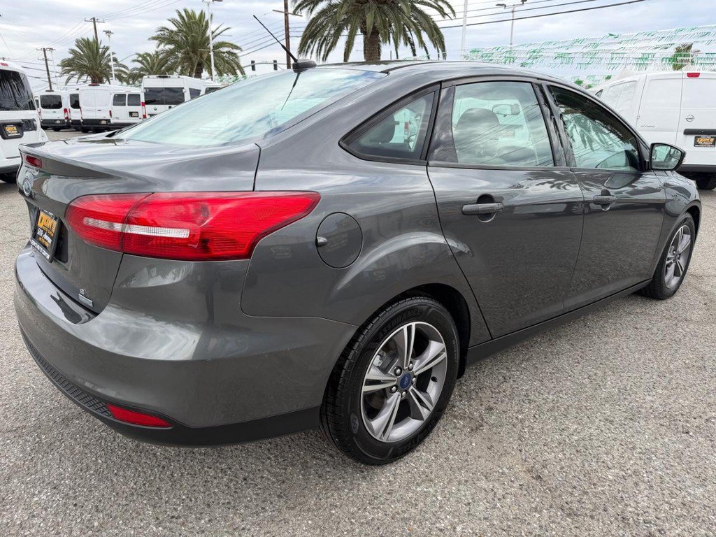 Used 2017 Ford Focus SE FWD image 6