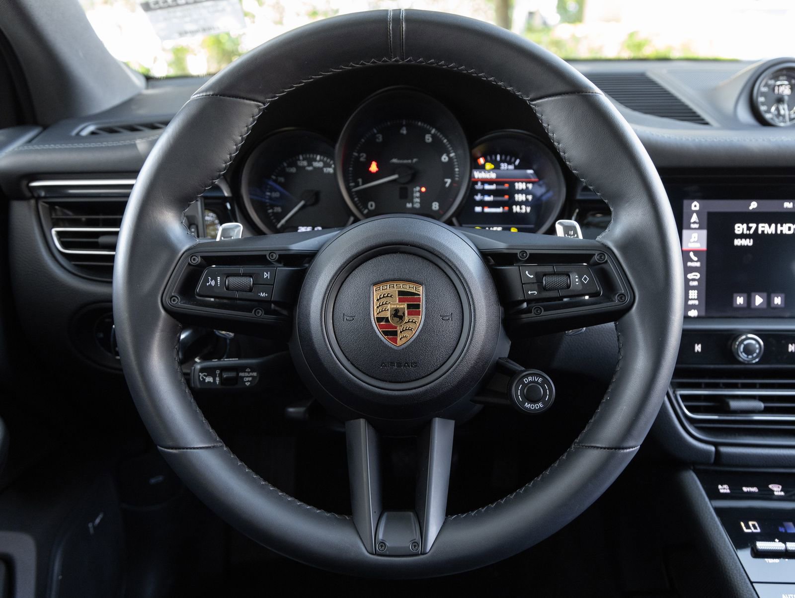 Certified 2024 Porsche Macan Turbo AWD/4WD image 13