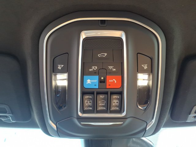 New 2026 Jeep Grand Cherokee Summit w/ Obsidian Package AWD/4WD image 24