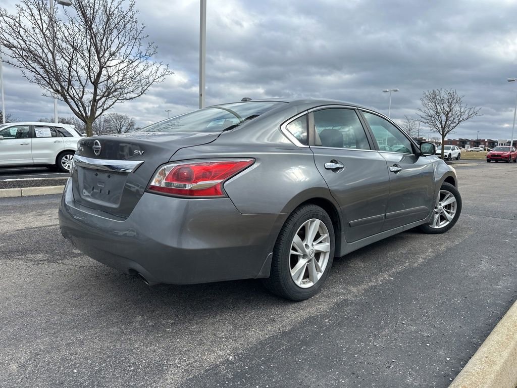 Used 2015 Nissan Altima 2.5 SV w/ Convenience Package image 10