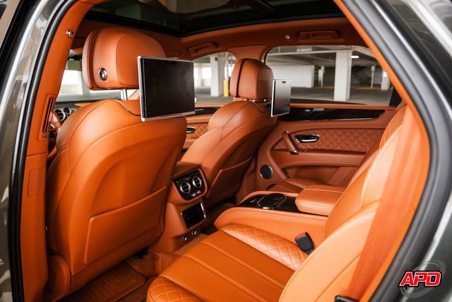 Used 2017 Bentley Bentayga image 2