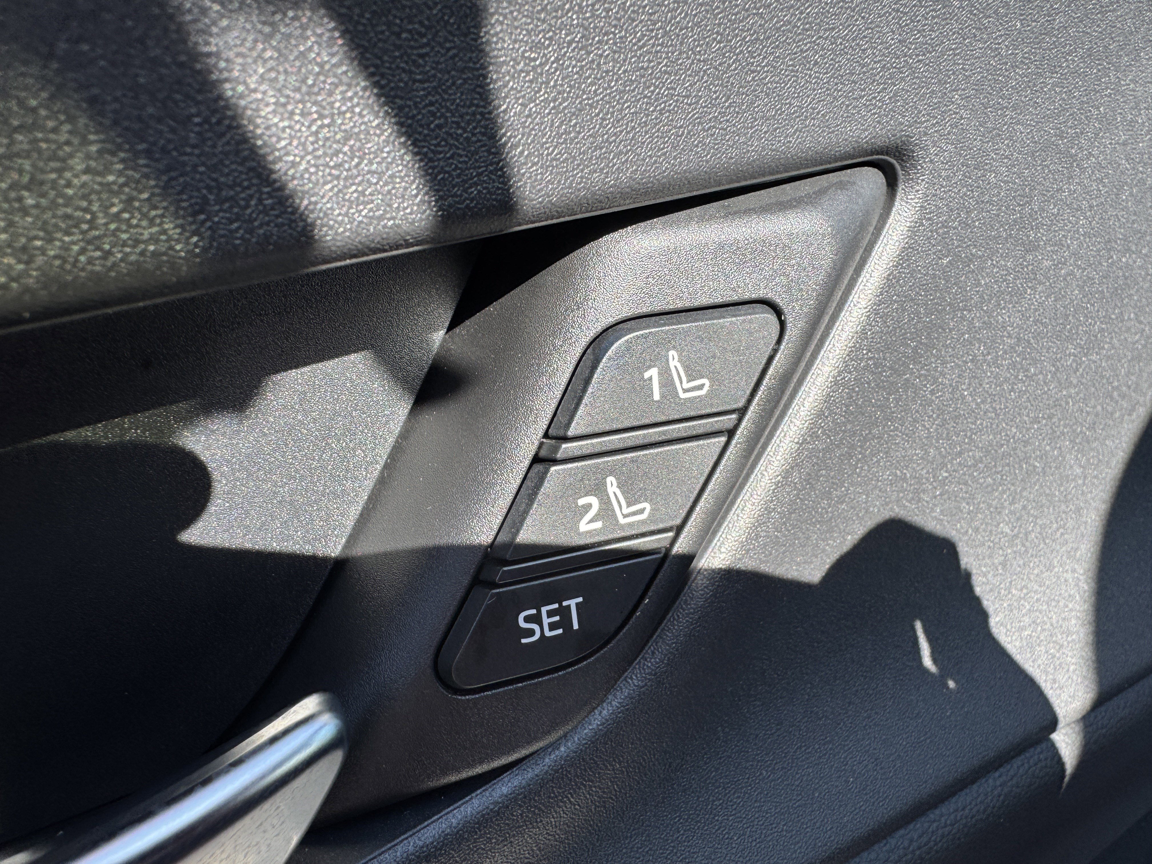 Used 2023 Toyota Prius Prime Premium FWD image 11