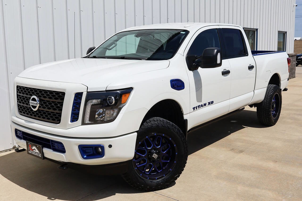 Used 2018 Nissan Titan SV w/ SV Convenience Package AWD/4WD image 1
