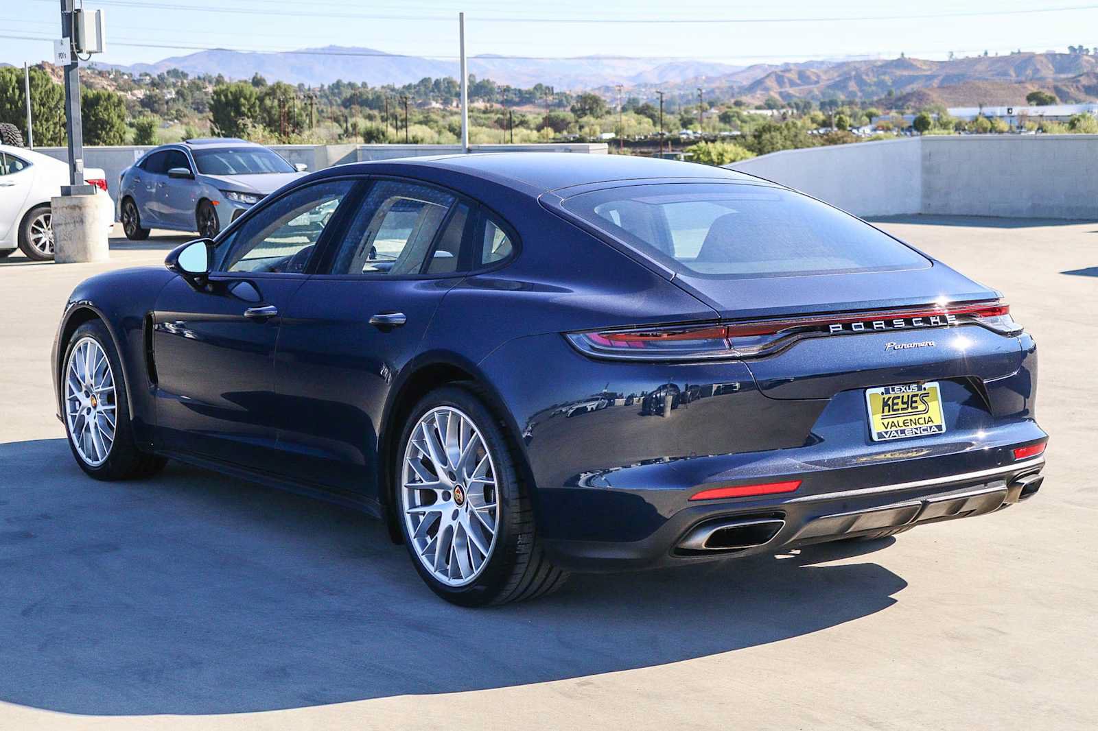 Used 2021 Porsche Panamera RWD image 2