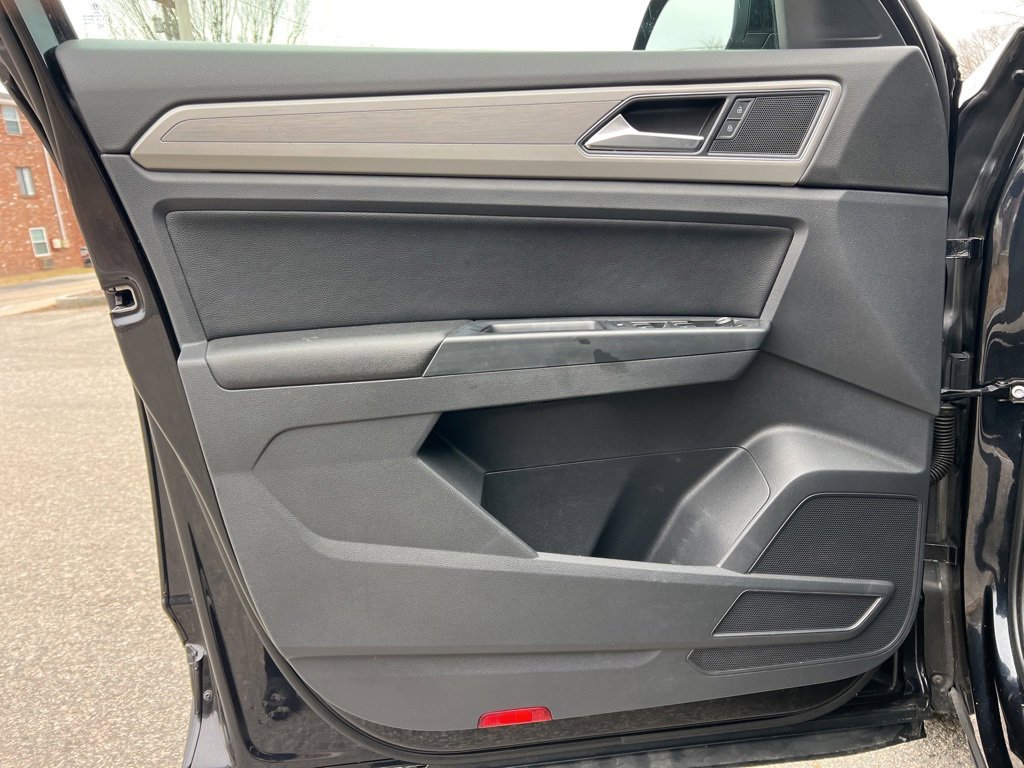 Used 2018 Volkswagen Atlas Launch Edition image 10