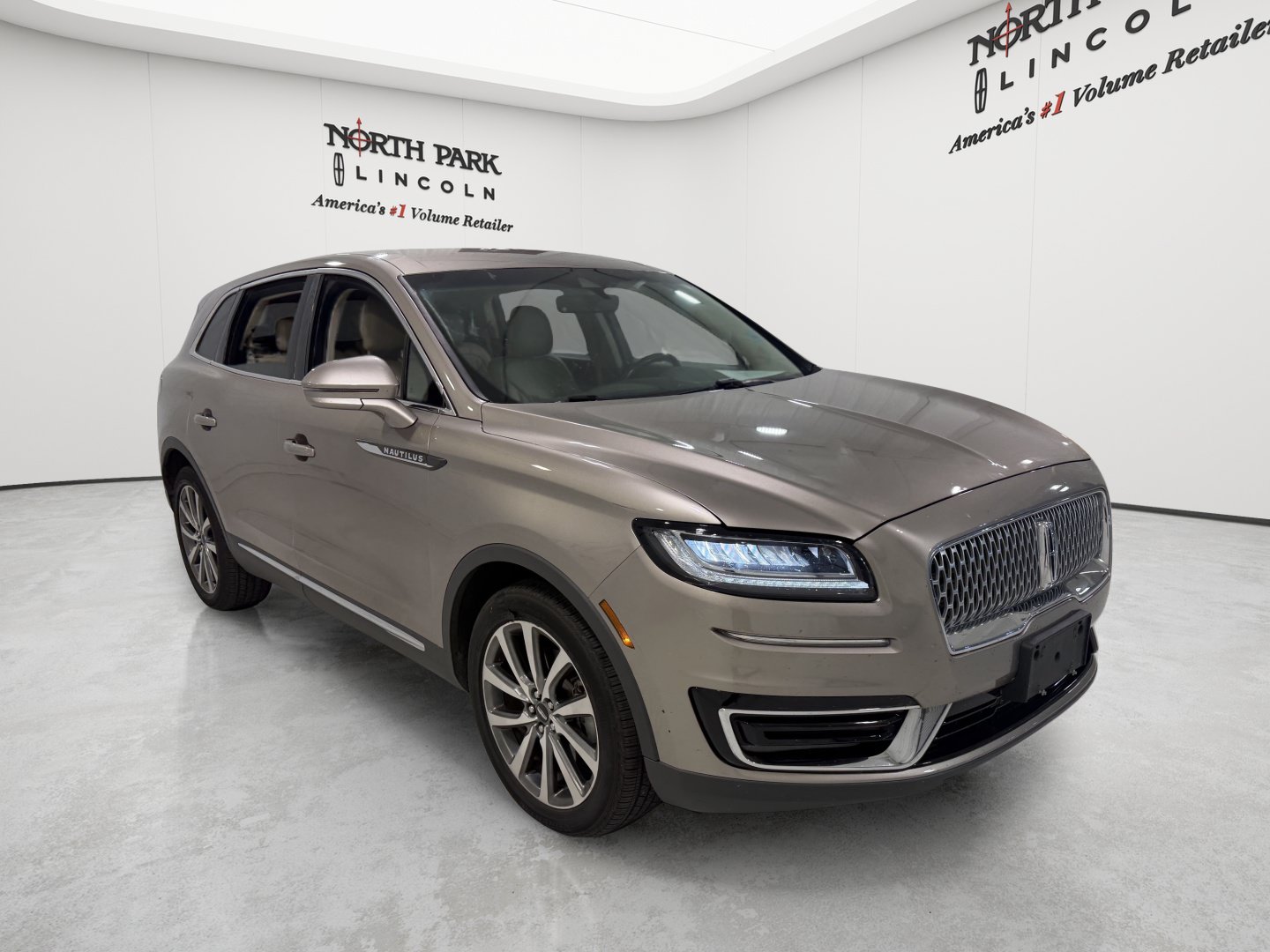 Used 2019 Lincoln Nautilus Select FWD image 7