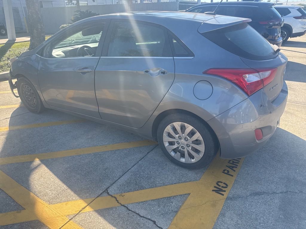 Used 2017 Hyundai Elantra GT image 9