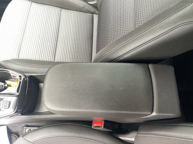 Used 2025 Chevrolet Trax LT w/ LT Convenience Package FWD image 27