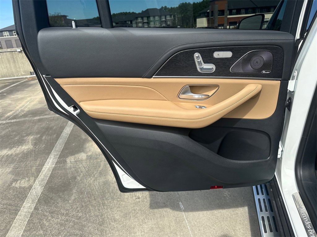 New 2026 Mercedes-Benz GLS 580 4MATIC image 25