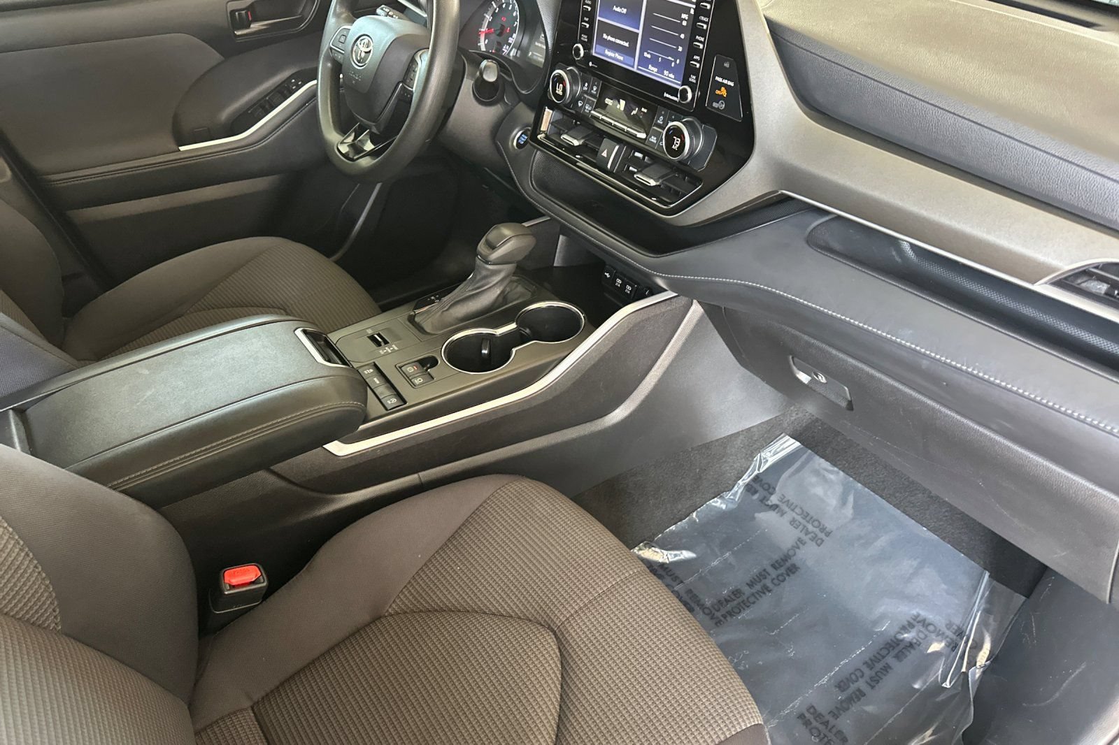 Used 2021 Toyota Highlander L FWD image 16