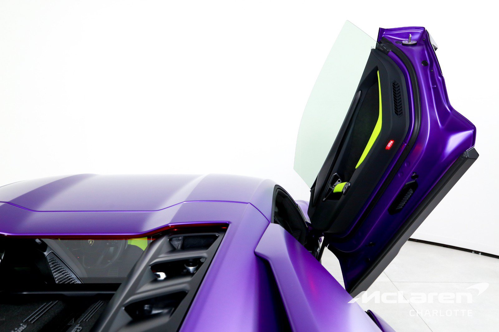 Used 2025 Lamborghini Revuelto AWD/4WD image 18