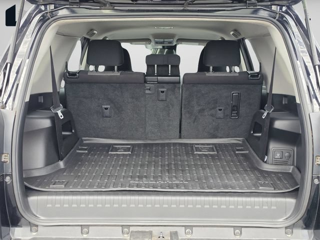 Used 2022 Toyota 4Runner SR5 AWD/4WD image 18