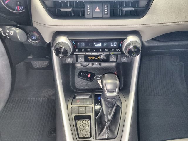 Used 2022 Toyota RAV4 XLE Premium FWD image 19