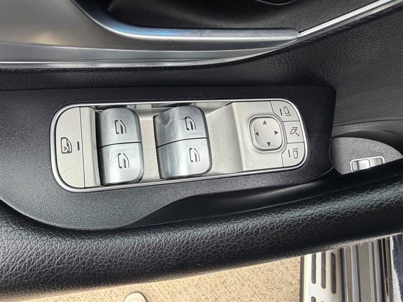 Used 2020 Mercedes-Benz GLE 350 4MATIC image 33