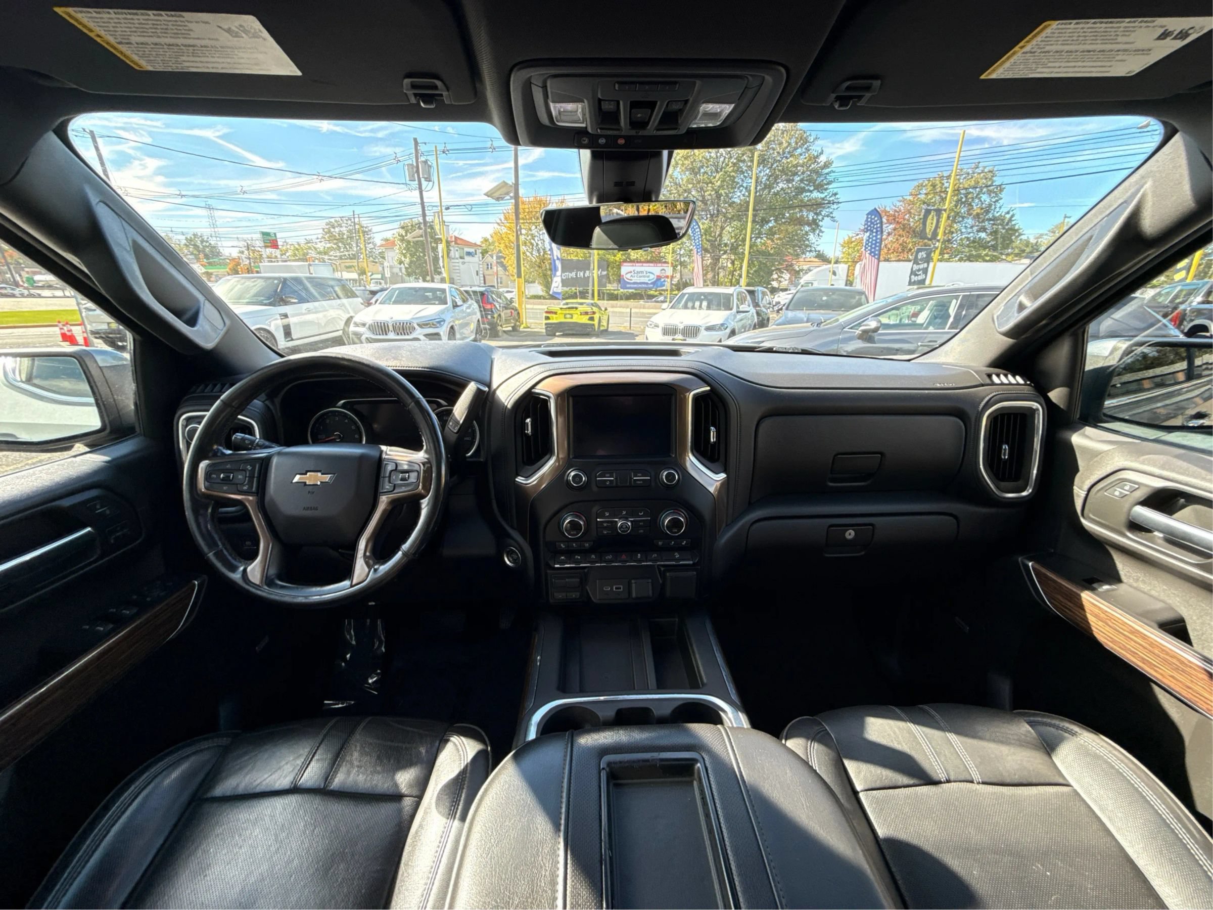 Used 2019 Chevrolet Silverado 1500 High Country w/ Technology Package AWD/4WD image 25