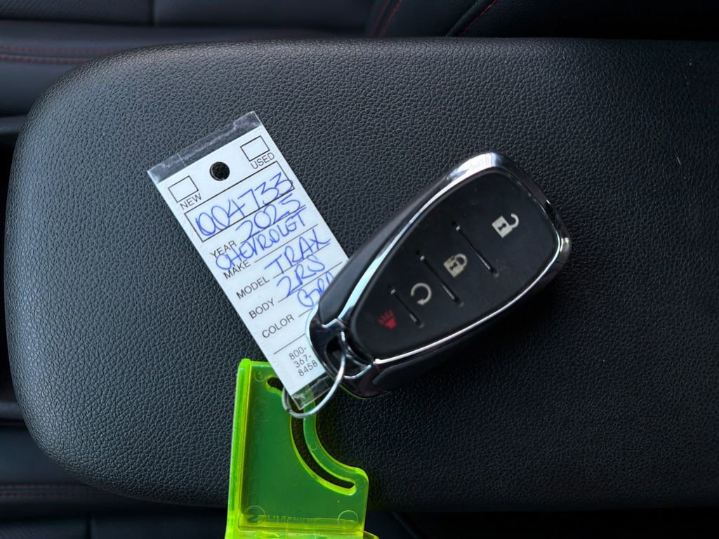 Used 2025 Chevrolet Trax RS w/ Driver Confidence Package image 39