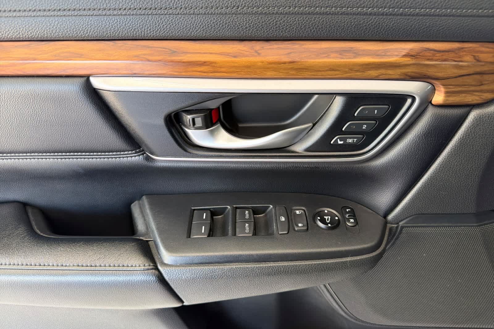 Used 2018 Honda CR-V Touring image 12