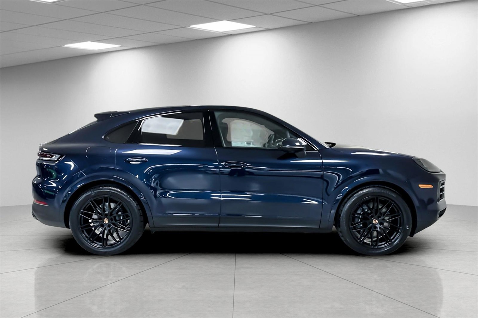 New 2025 Porsche Cayenne Coupe image 9