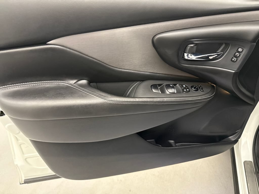 Used 2022 Nissan Murano SL w/ SL Moonroof Package AWD/4WD image 12
