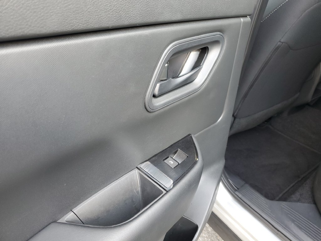 Certified 2025 Nissan Rogue S AWD/4WD image 9