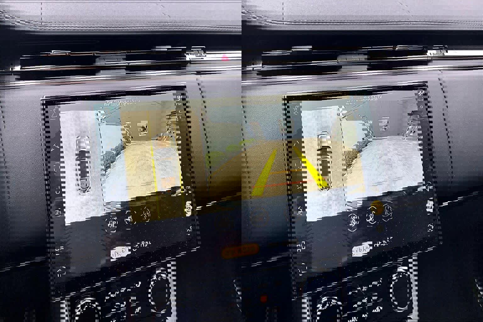 Used 2023 Land Rover Range Rover SE image 25