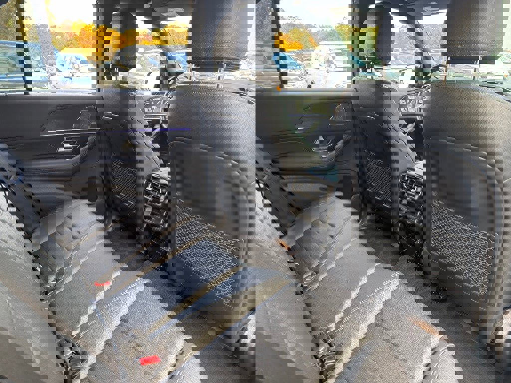 Used 2022 Mercedes-Benz GLE 350 4MATIC w/ Premium Package image 31