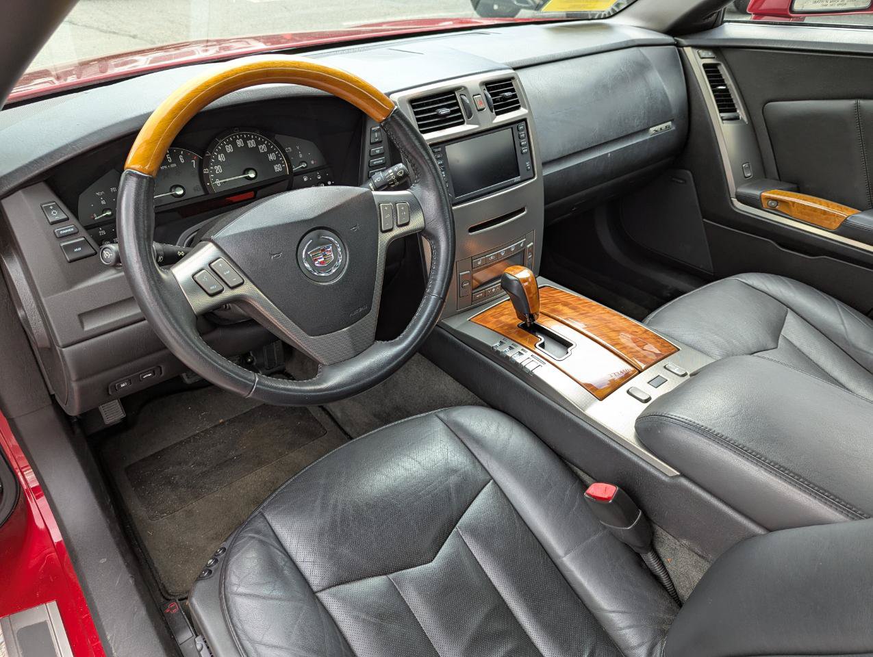 Used 2004 Cadillac XLR RWD image 13