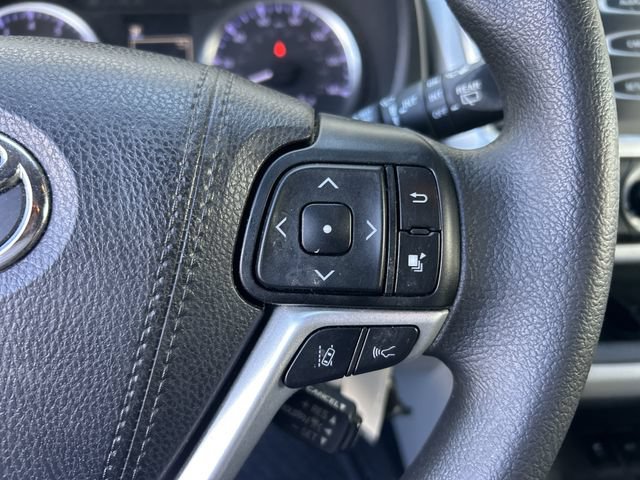 Used 2019 Toyota Highlander LE FWD image 21