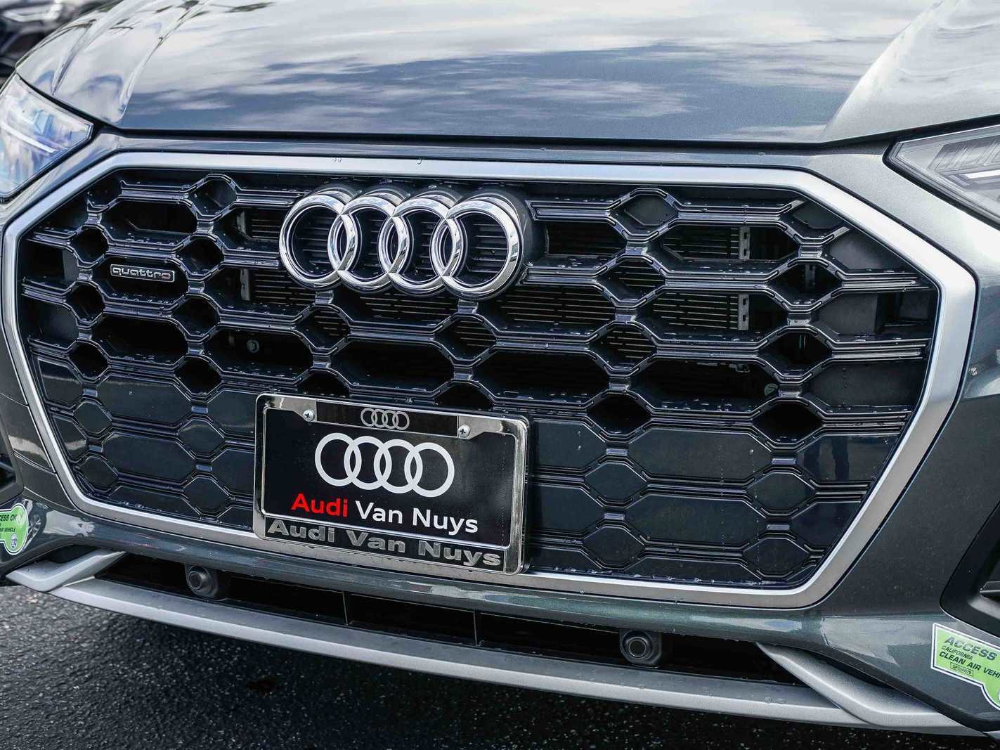 Used 2023 Audi Q5 e Premium w/ Convenience Package image 8