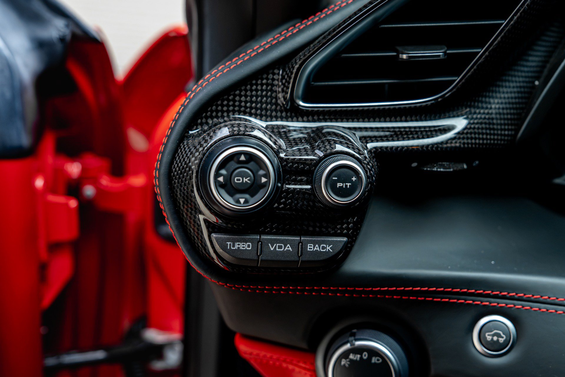 Used 2018 Ferrari 488 GTB RWD image 38