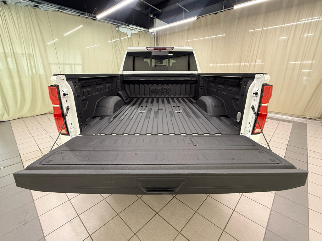 Certified 2024 Chevrolet Silverado 2500 High Country AWD/4WD image 14