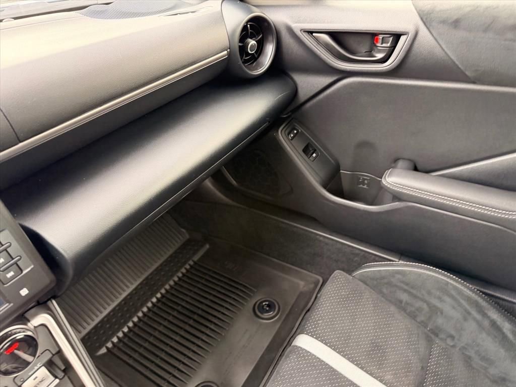 Used 2022 Toyota GR86 Premium RWD image 15