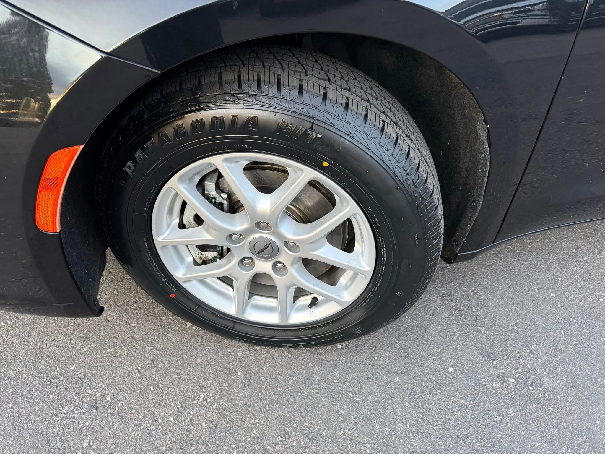 Used 2021 Chrysler Pacifica Touring-L image 14