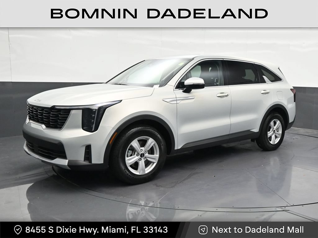 Used 2026 Kia Sorento LX FWD image 1