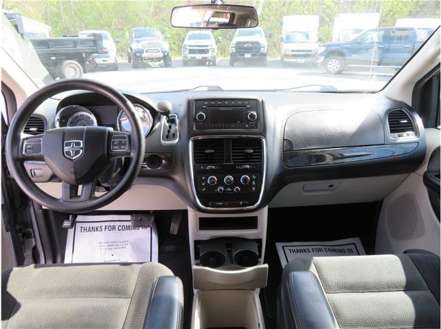 Used 2015 Dodge Grand Caravan SE w/ Quick Order Package 29E SE FWD image 6