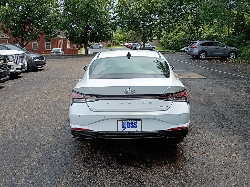Used 2022 Hyundai Elantra Limited FWD image 4