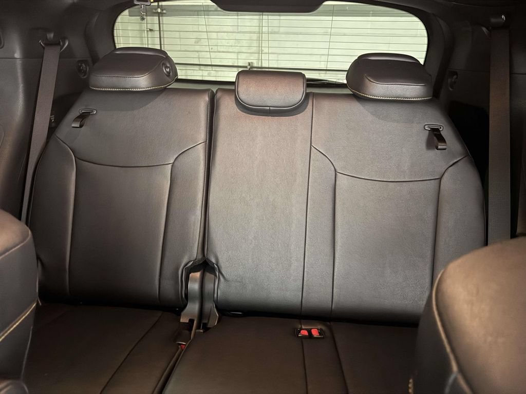 Used 2025 Toyota Sienna XLE Woodland Edition AWD/4WD image 34