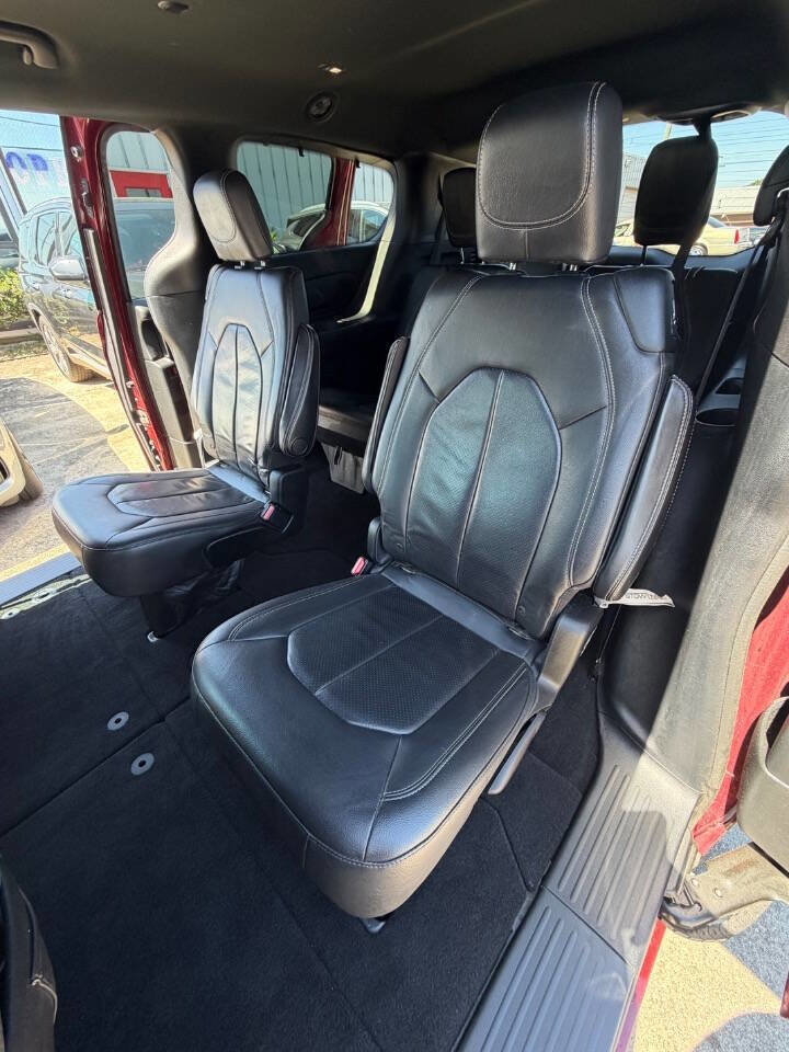Used 2018 Chrysler Pacifica Touring-L Plus w/ S Appearance Package FWD image 20